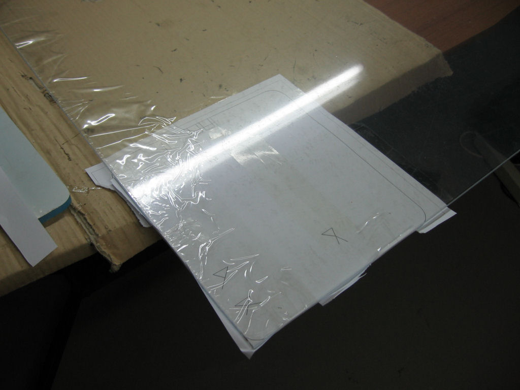 Accoppiamento del progetto in AutoCAD sulla lastra di plexiglass