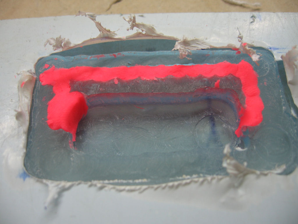 Prove realizzazione incavo per batterie