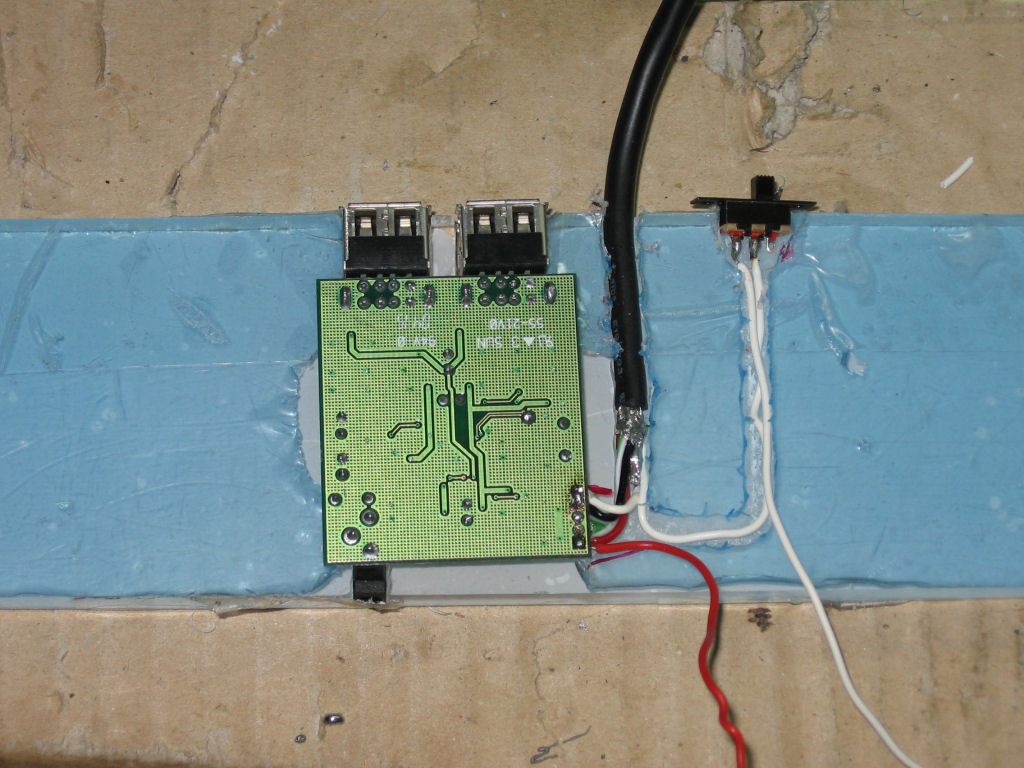 Incavo completato e posizionamento cavi e interruttore
