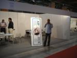 In posa davanti allo stand AIP