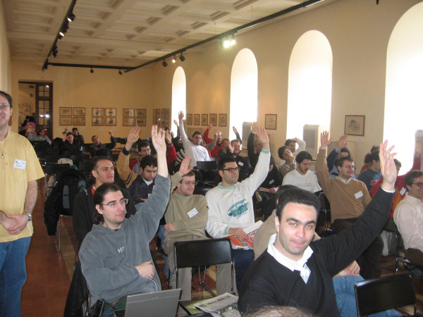 L assemblea decide